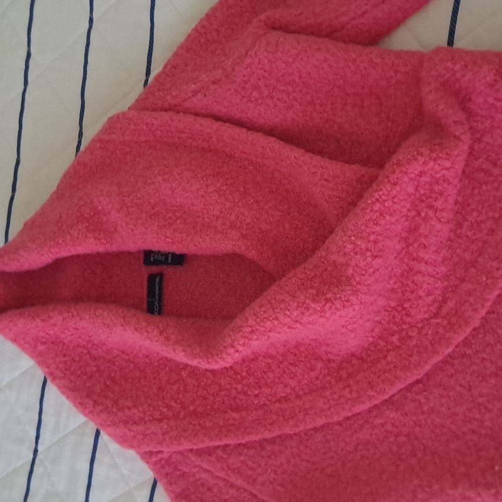 Sweater - Picture 4 of 4